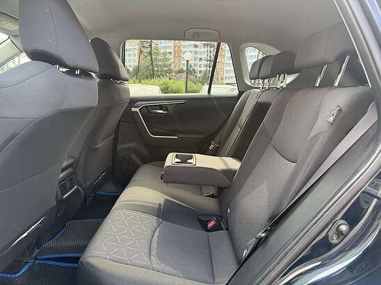 Toyota RAV4 2.0 4WD CVT (149 л.с.) Комфорт