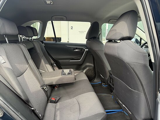 Toyota RAV4 2.0 4WD CVT (149 л.с.) Комфорт