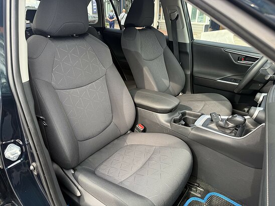Toyota RAV4 2.0 4WD CVT (149 л.с.) Комфорт