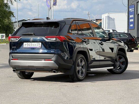 Toyota RAV4 2.0 4WD CVT (149 л.с.) Комфорт