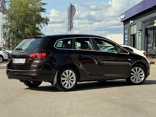 Opel Astra 1.4 Turbo AT (140 л.с.) Cosmo