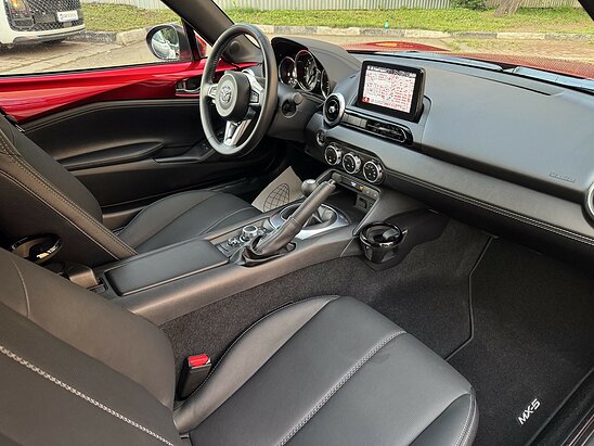 Mazda MX-5 1.5 MT (131 л.с.)