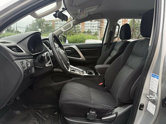 Mitsubishi Pajero Sport 2.4 DI-D 4WD AT (181 л.с.) Intense