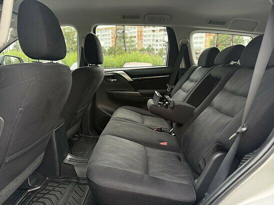 Mitsubishi Pajero Sport 2.4 DI-D 4WD AT (181 л.с.) Intense