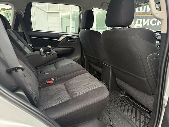 Mitsubishi Pajero Sport 2.4 DI-D 4WD AT (181 л.с.) Intense