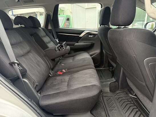 Mitsubishi Pajero Sport 2.4 DI-D 4WD AT (181 л.с.) Intense