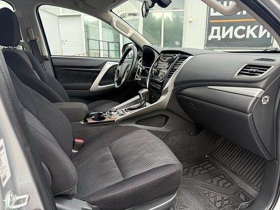 Mitsubishi Pajero Sport 2.4 DI-D 4WD AT (181 л.с.) Intense