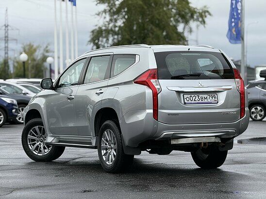 Mitsubishi Pajero Sport 2.4 DI-D 4WD AT (181 л.с.) Intense