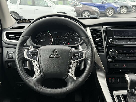 Mitsubishi Pajero Sport 2.4 DI-D 4WD AT (181 л.с.) Intense
