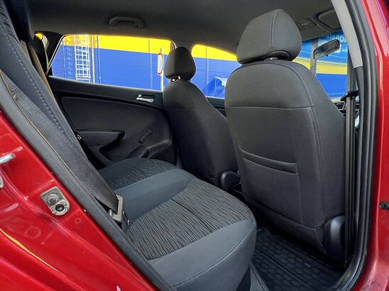 Hyundai Solaris 1.4 MT (107 л.с.) Active