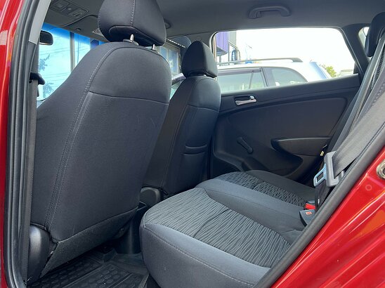 Hyundai Solaris 1.4 MT (107 л.с.) Active