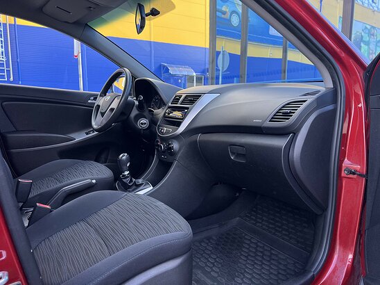 Hyundai Solaris 1.4 MT (107 л.с.) Active