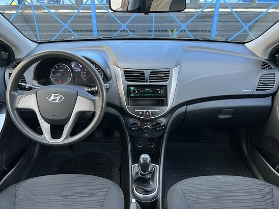 Hyundai Solaris 1.4 MT (107 л.с.) Active