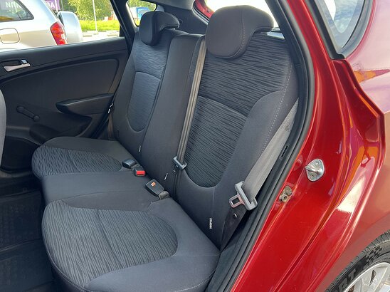 Hyundai Solaris 1.4 MT (107 л.с.) Active