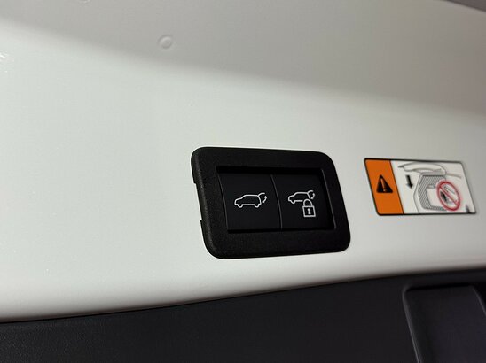 Toyota RAV4 2.0 4WD CVT (171 л.с.) Luxury
