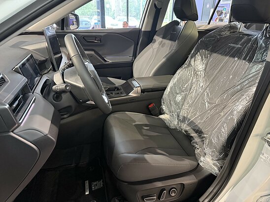 Toyota RAV4 2.0 4WD CVT (171 л.с.) Luxury