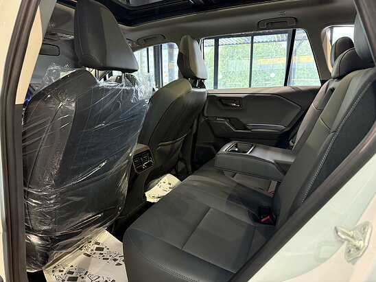 Toyota RAV4 2.0 4WD CVT (171 л.с.) Luxury