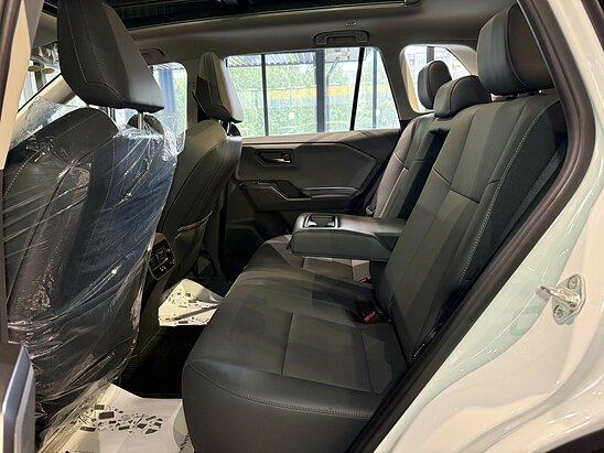 Toyota RAV4 2.0 4WD CVT (171 л.с.) Luxury