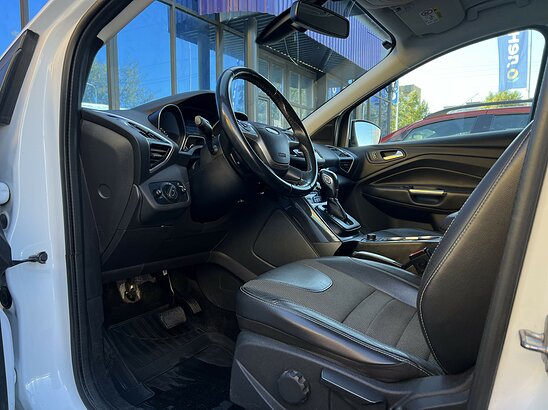 Ford Kuga 1.6 4WD AT (150 л.с.) Titanium