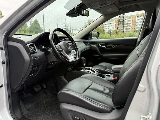 Nissan X-Trail 2.5 4WD CVT (171 л.с.) LE Top