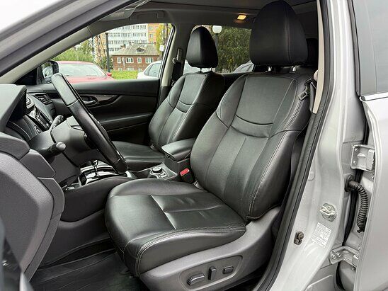 Nissan X-Trail 2.5 4WD CVT (171 л.с.) LE Top