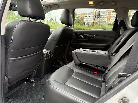 Nissan X-Trail 2.5 4WD CVT (171 л.с.) LE Top