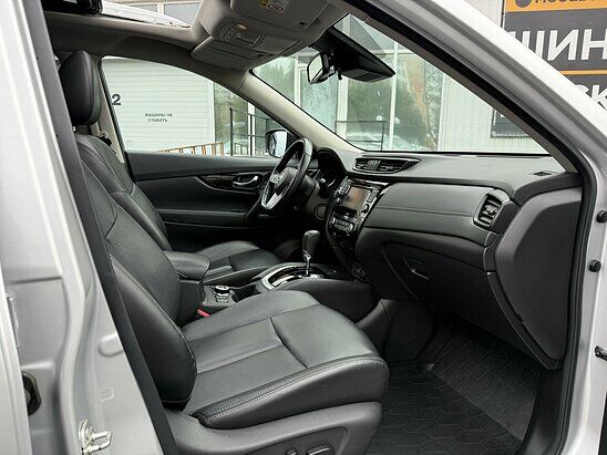 Nissan X-Trail 2.5 4WD CVT (171 л.с.) LE Top
