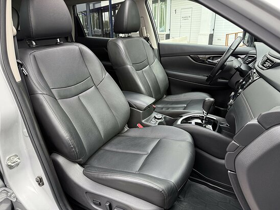 Nissan X-Trail 2.5 4WD CVT (171 л.с.) LE Top