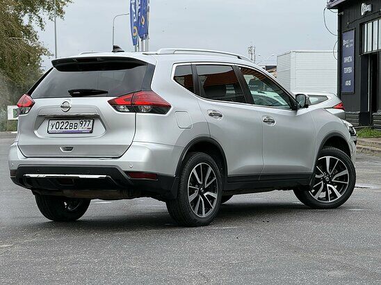 Nissan X-Trail 2.5 4WD CVT (171 л.с.) LE Top