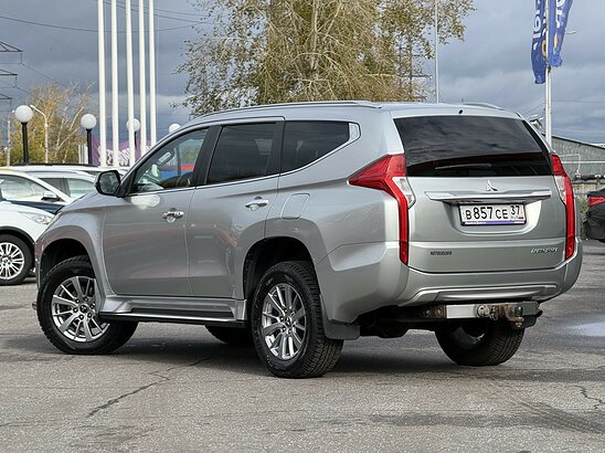 Mitsubishi Pajero Sport 2.4 4WD MT (181 л.с.) Invite