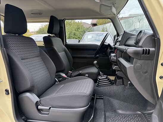 Suzuki Jimny 1.5 4WD MT (102 л.с.) GL