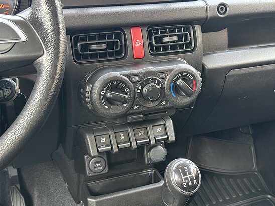 Suzuki Jimny 1.5 4WD MT (102 л.с.) GL